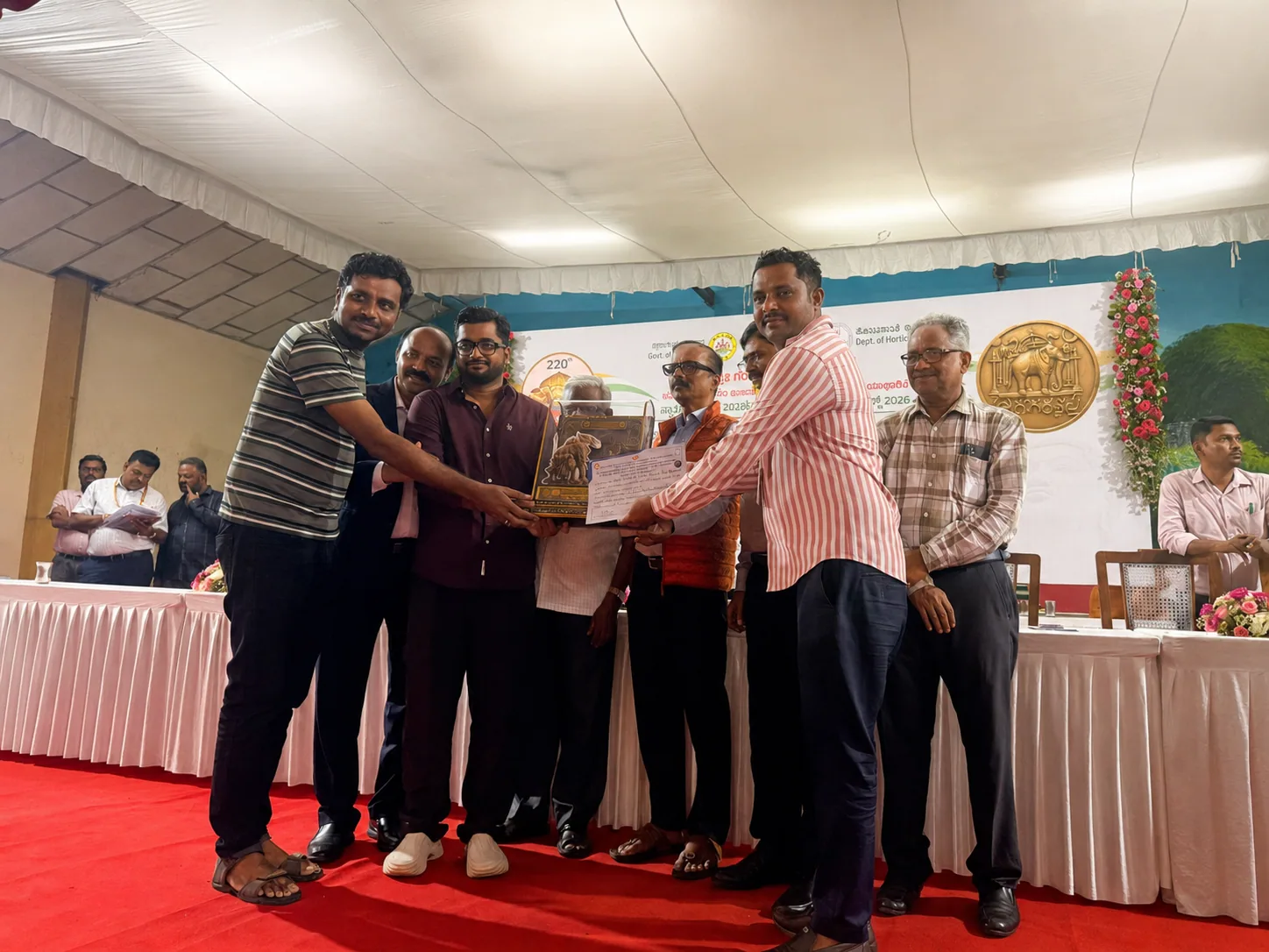 KLAOA representatives receiving First Prize at the Lalbagh flower show